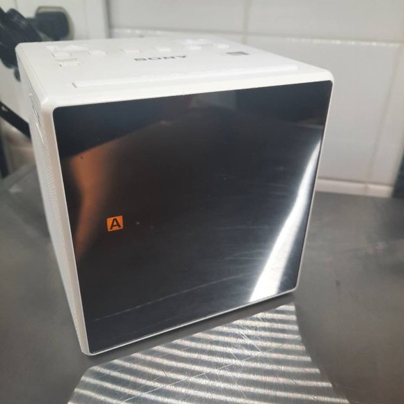 Sony cube alarm clock radio mirror front white works - Picture 5 of 5